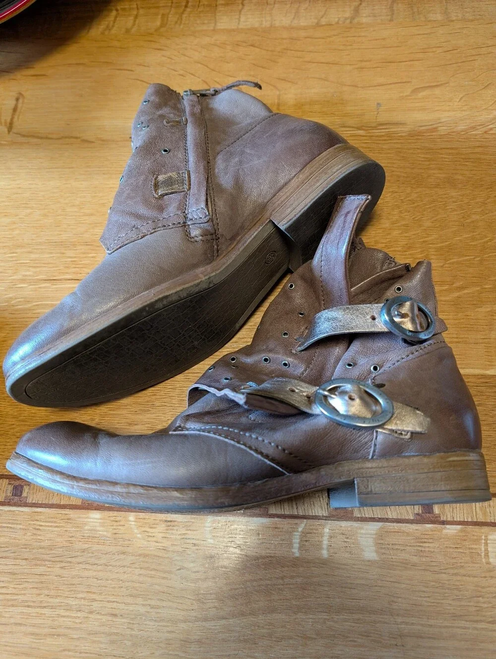 MJUS Belted Ankle Boots,39 - Picture 4 of 9